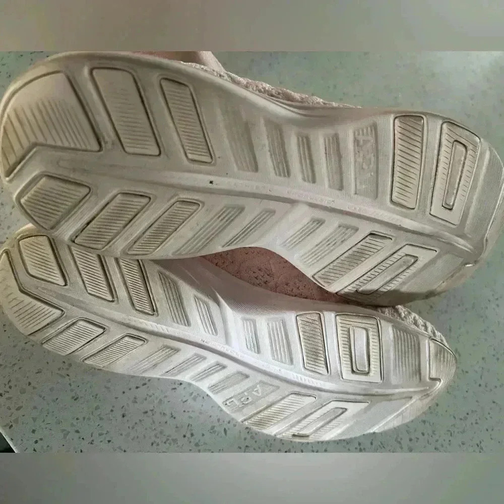Women’s APL Techloom Phantom blush colored tennis shoe size 10 - Picture 7 of 7